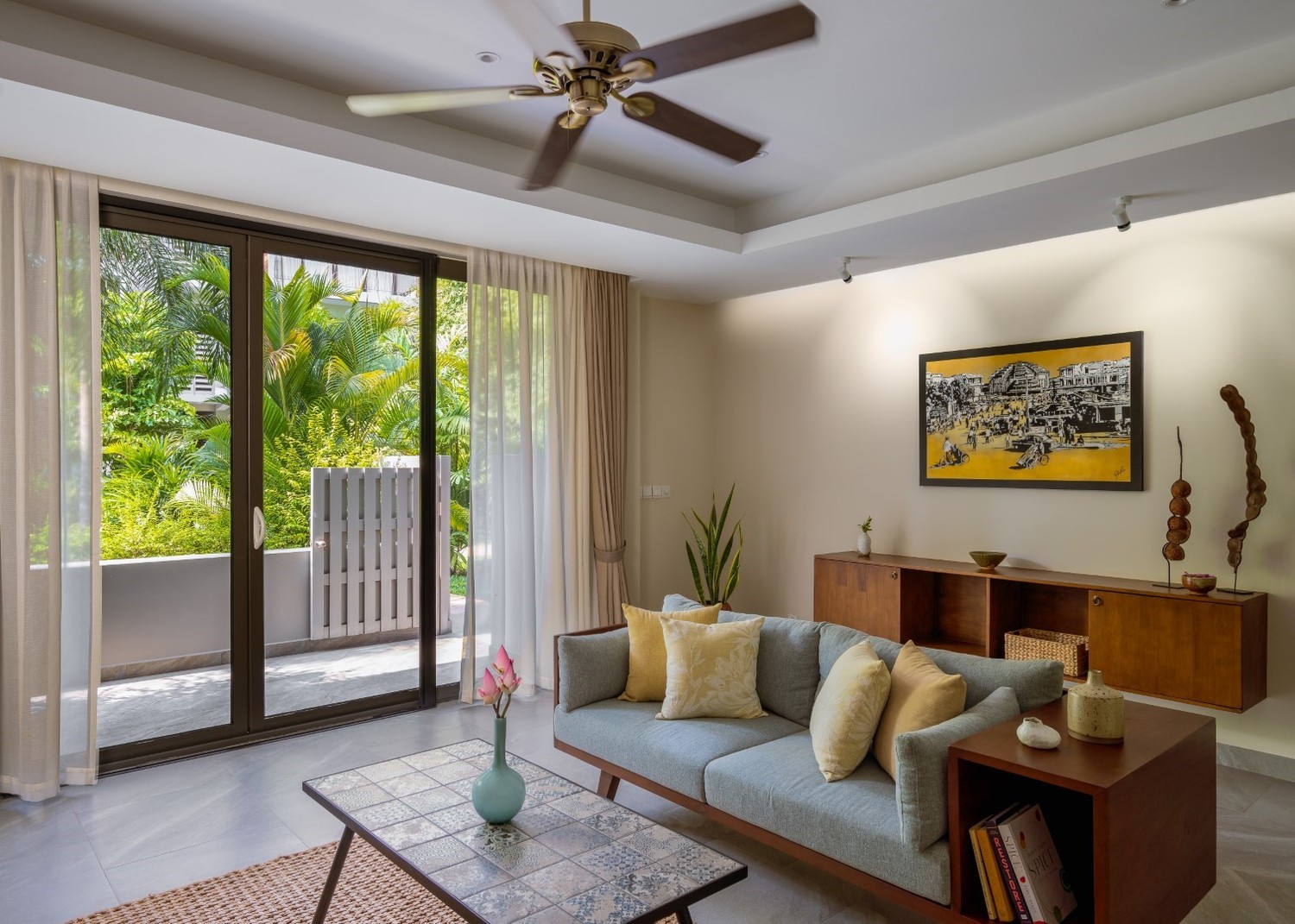 One Bedroom King Suite photo